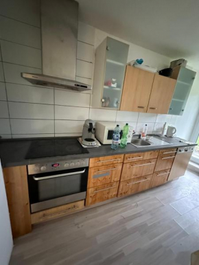 Montör und Studentenzimmer Bett Vermietung UG1